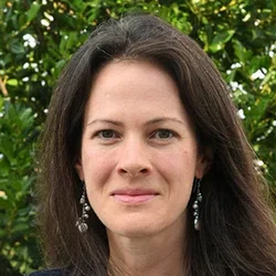 Lindsay De Biase